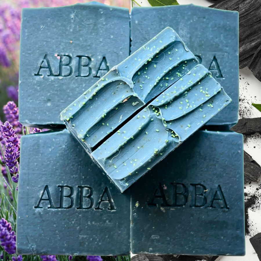 Jabón Charcoal Lavender para Piel Grasa – Artesanal y Vegano
