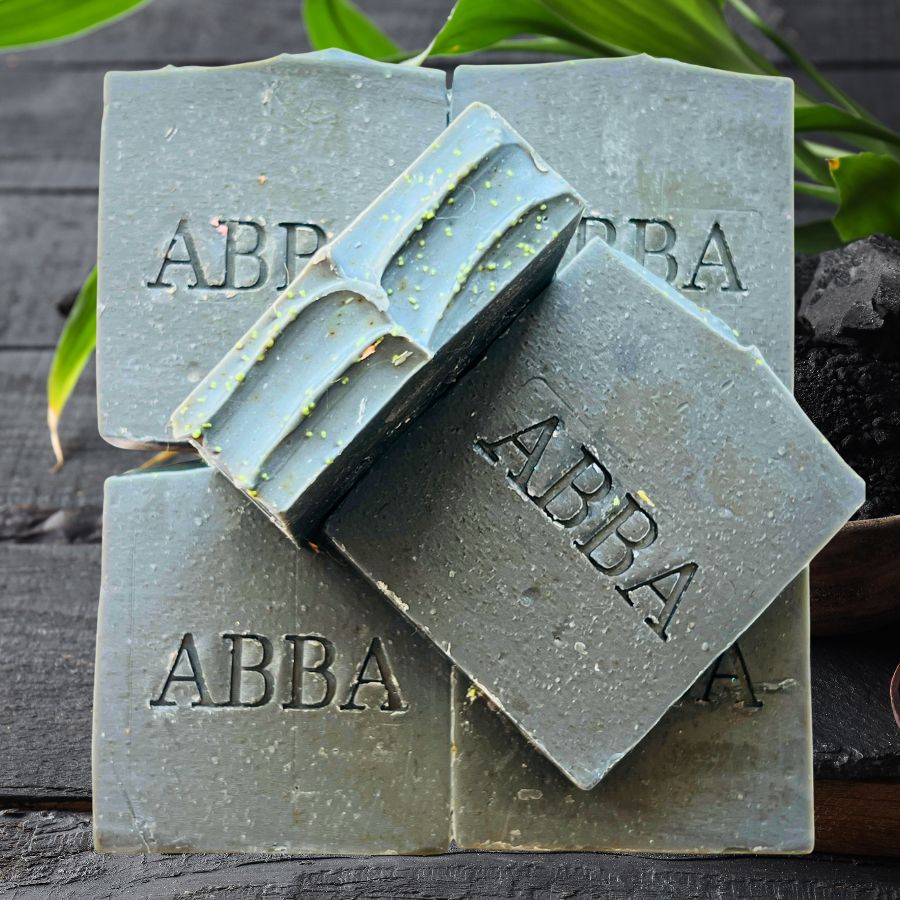 Jabón Charcoal Lavender para Piel Grasa – Artesanal y Vegano
