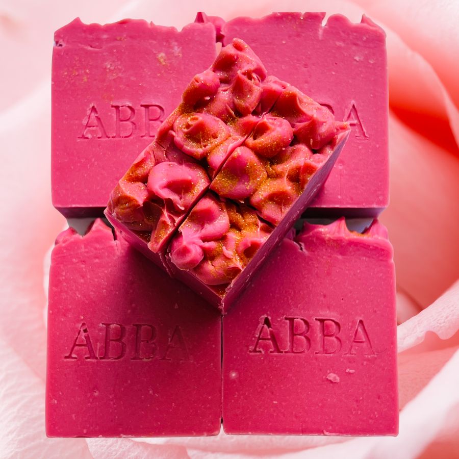 Jabón Rose Clay Diamond para Piel Sensible – Artesanal y Vegano