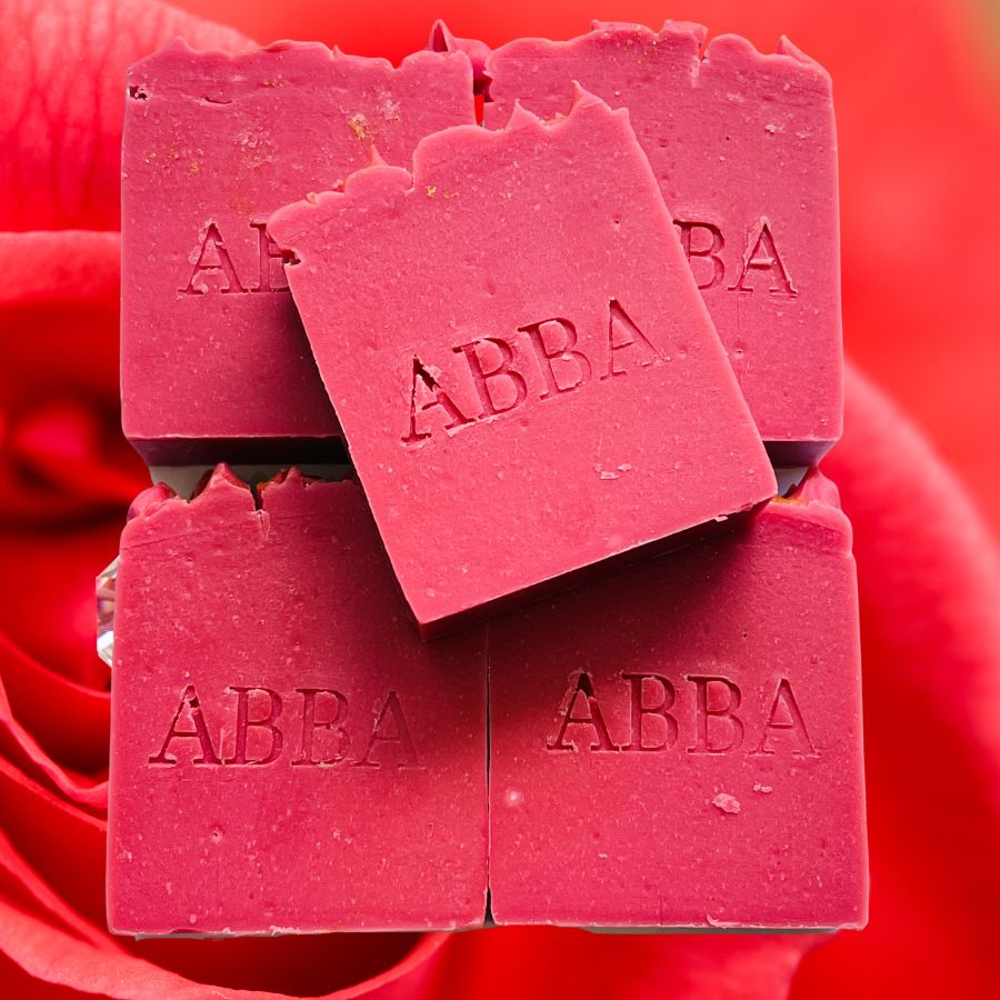 Jabón Rose Clay Diamond para Piel Sensible – Artesanal y Vegano